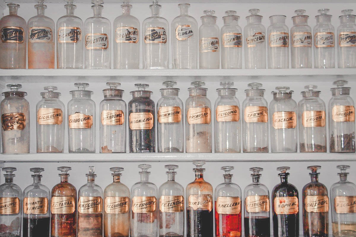 picture of old bottles in Alexandria Virginia, one of the most historic small towns in Virginia