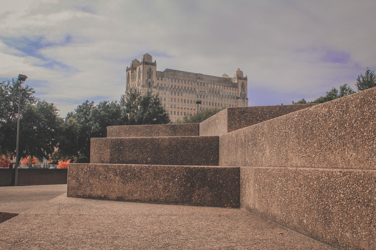the Mountain offers a glimpse of a view of Fort Worth