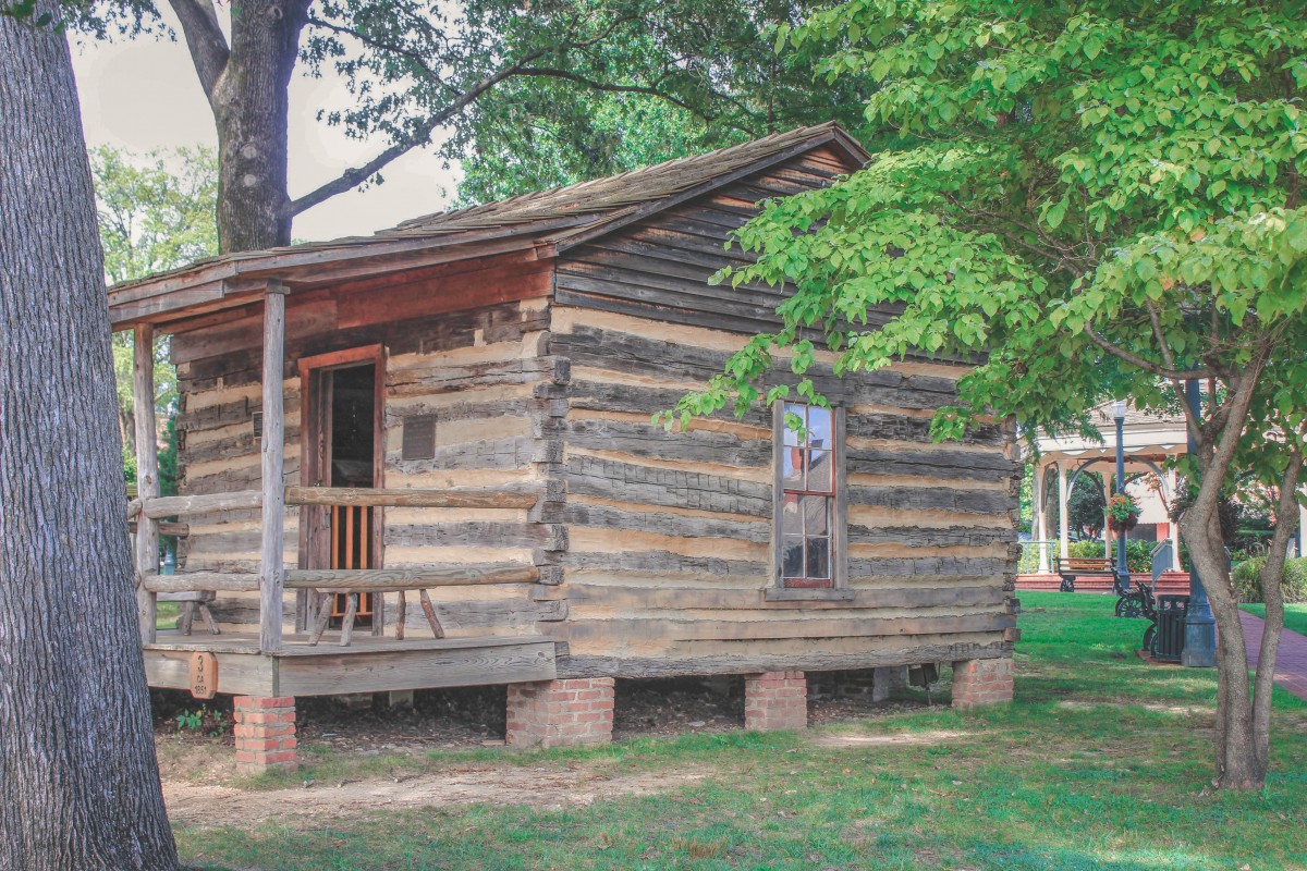 log cabin is one of the top things to do in Collierville, TN