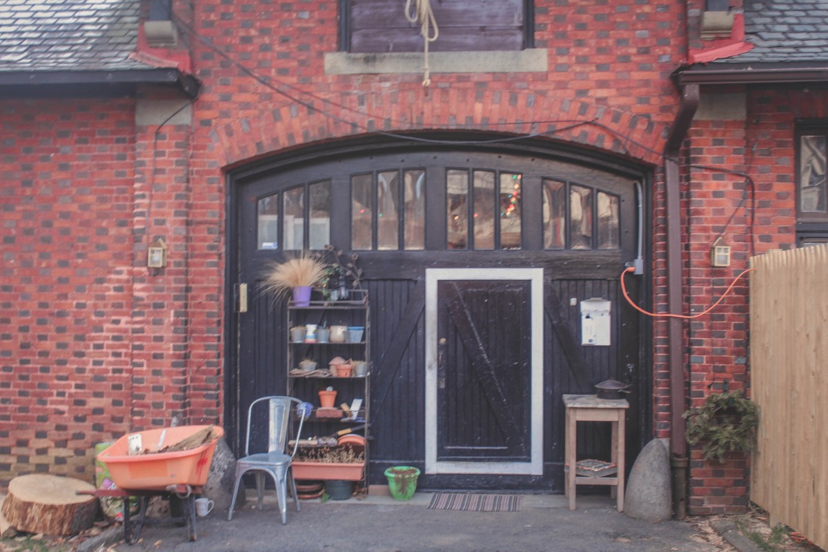 Philadelphia Airbnb old brick exterior