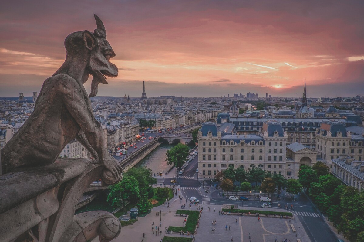 dark academia cities: paris