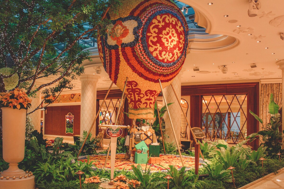 hotels on the strip: lobby of Wynn Las Vegas