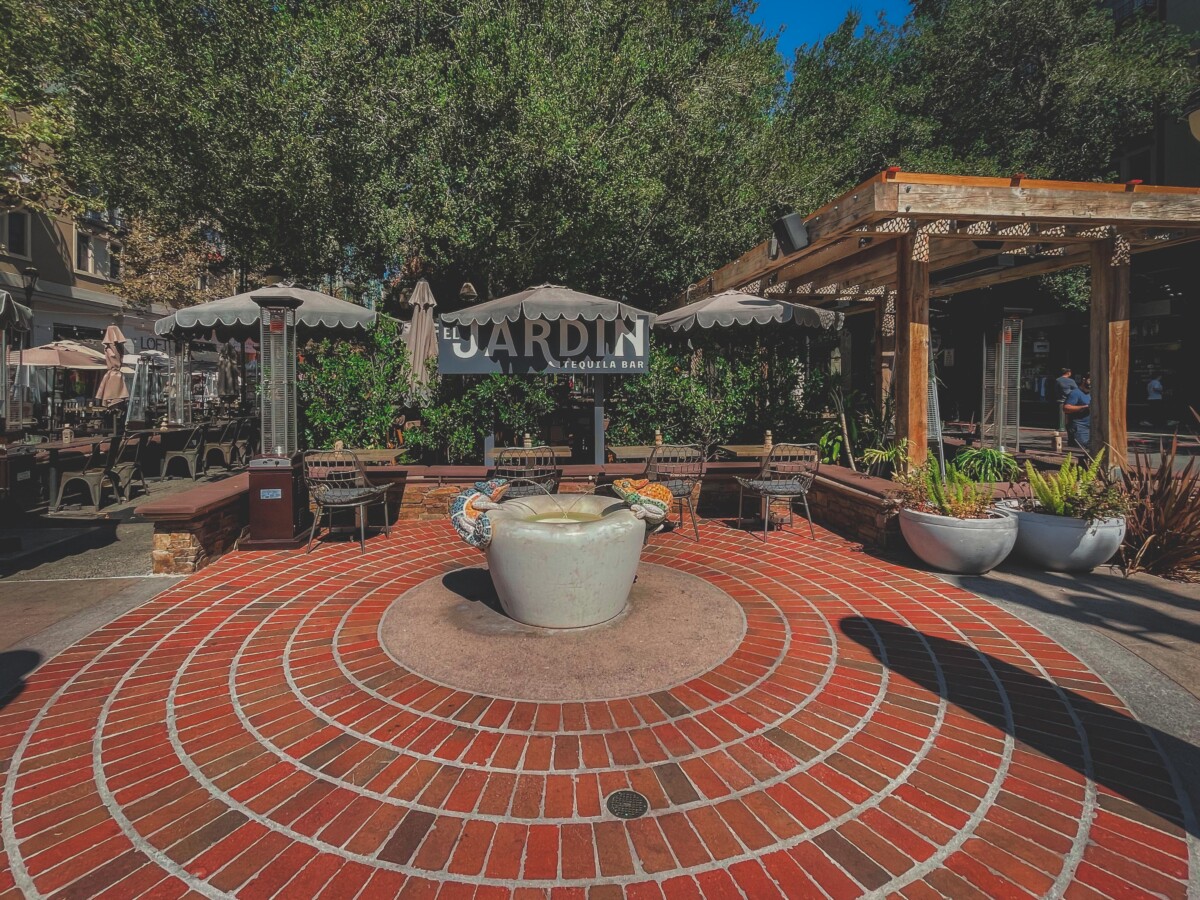 outdoor patio of El Jardin, an outdoor only Santana Row restaurant to try