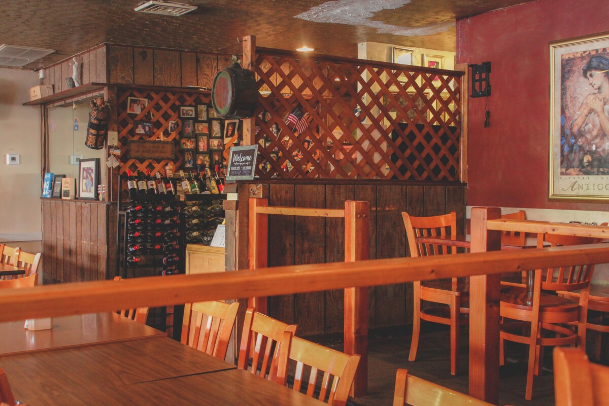 best restaurants in Indianapolis for dinner: Greek Islands interior