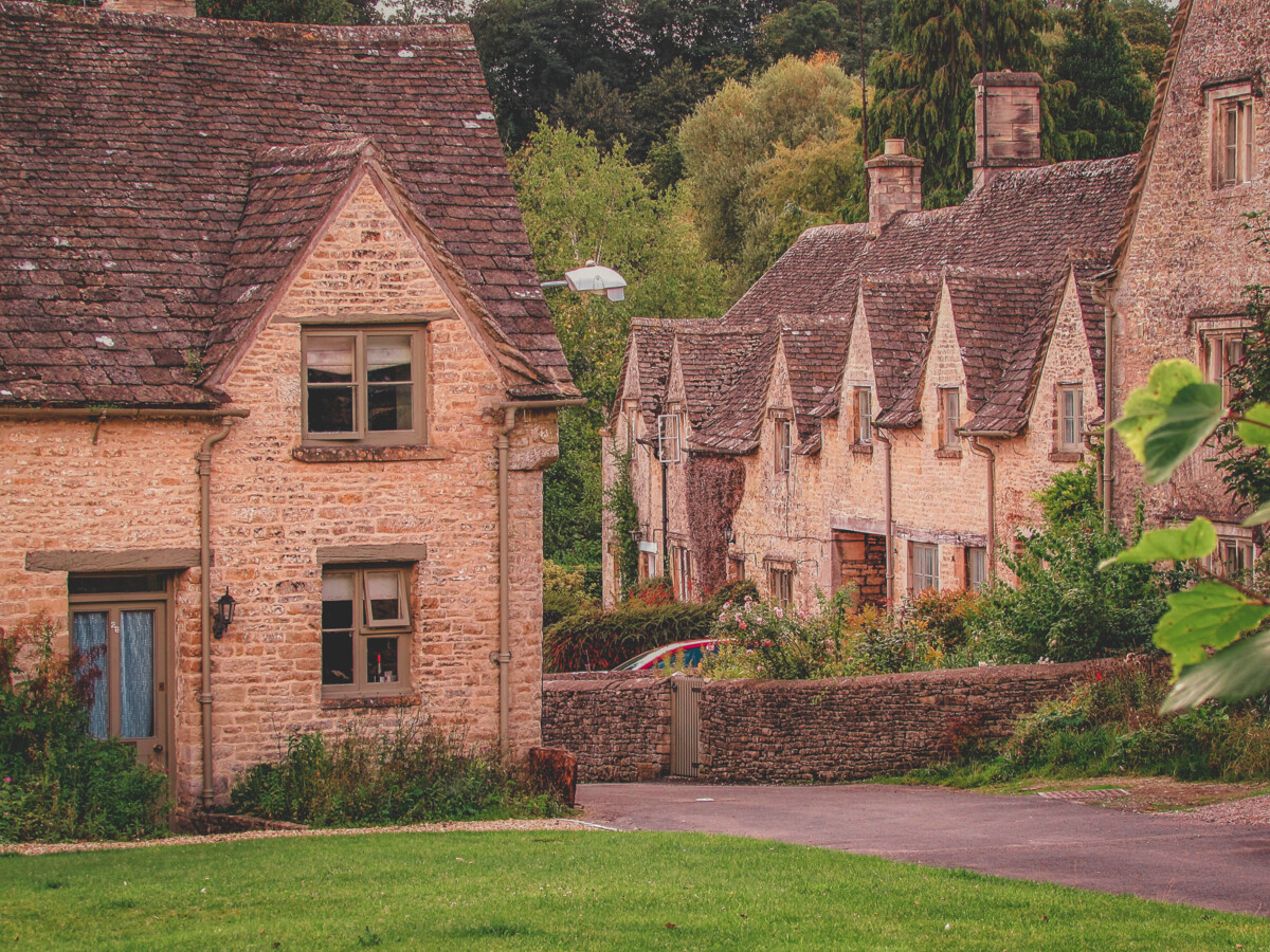 honey hued homes of the cotswolds