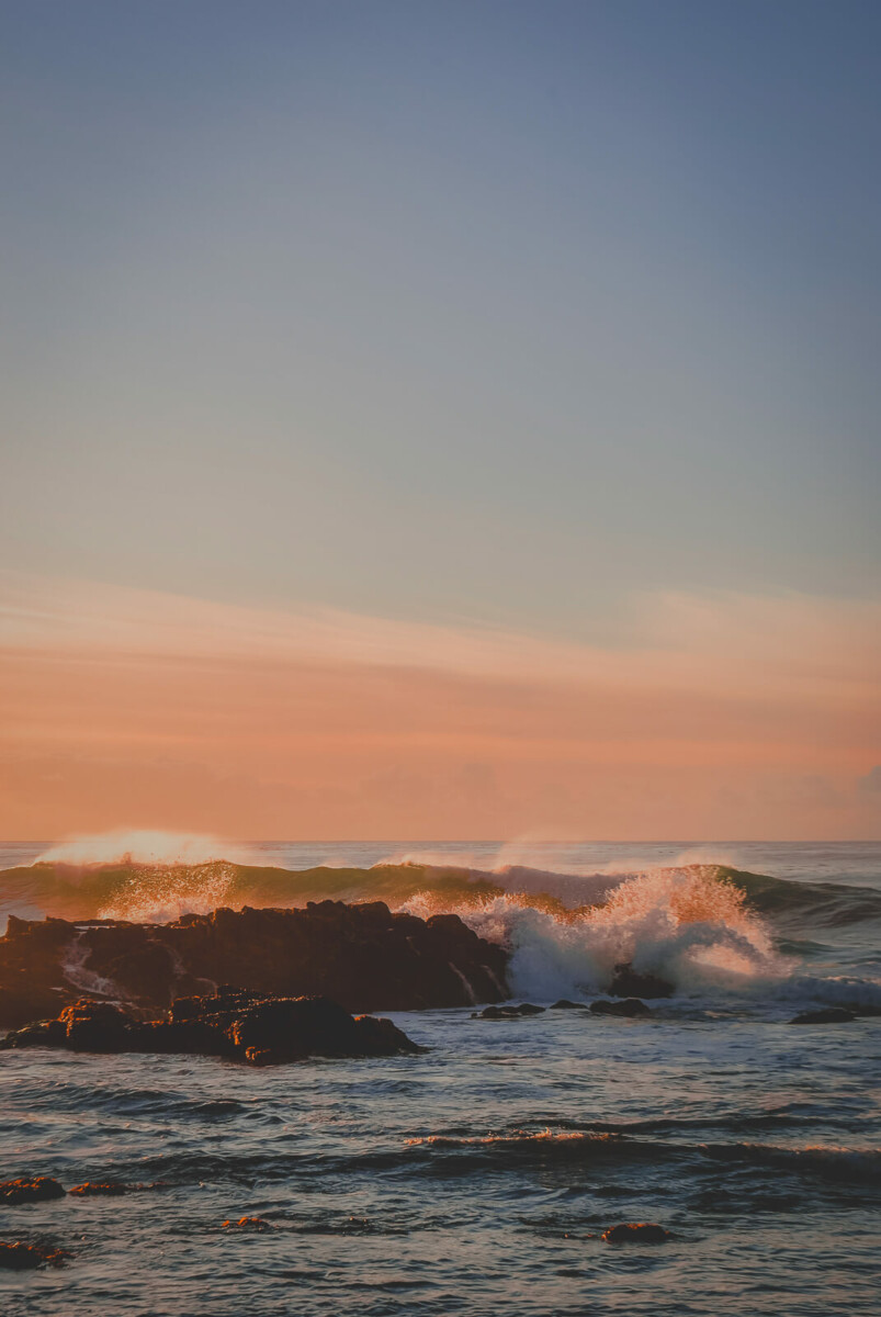 Alisomar State Beach waves crashing against rocks